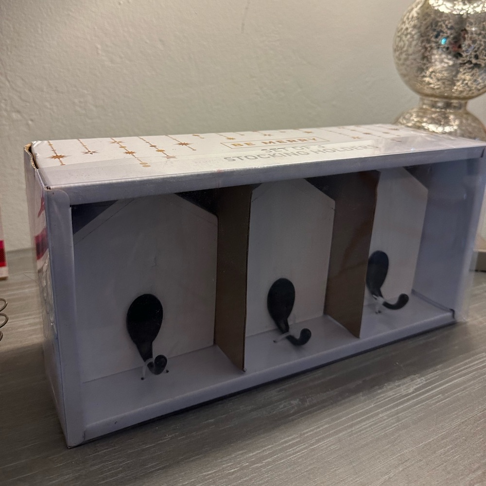 🆕Set Of 3 Wooded Rustic Stocking Holders